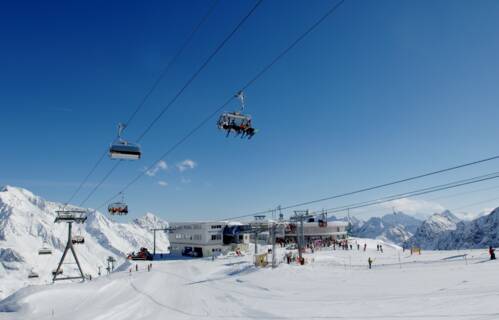 stubaier glacier ski lift winter