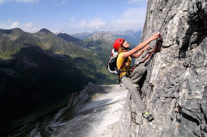 summer holiday in the mountains climbing | © TVB Stubai Tirol