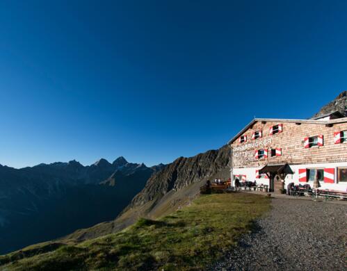 innsbrucker hütte stubaital alpine hut